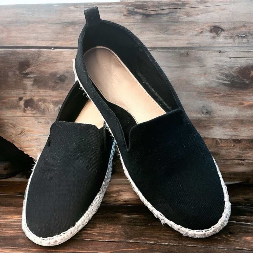 Universal Thread Women’s Black Shoes: versatile, chic, and comfortable.
